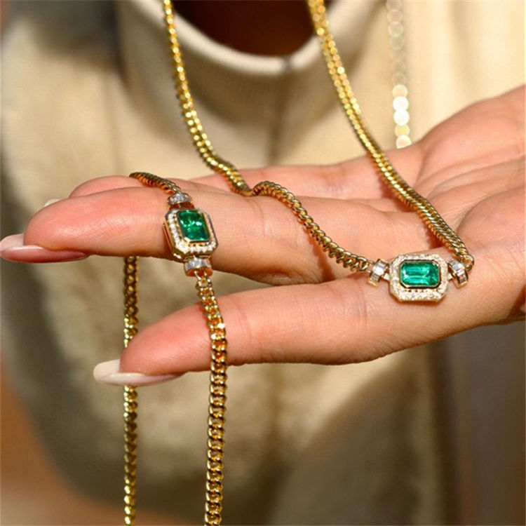 Retro High-grade Emerald Cuban Link Chain Necklace