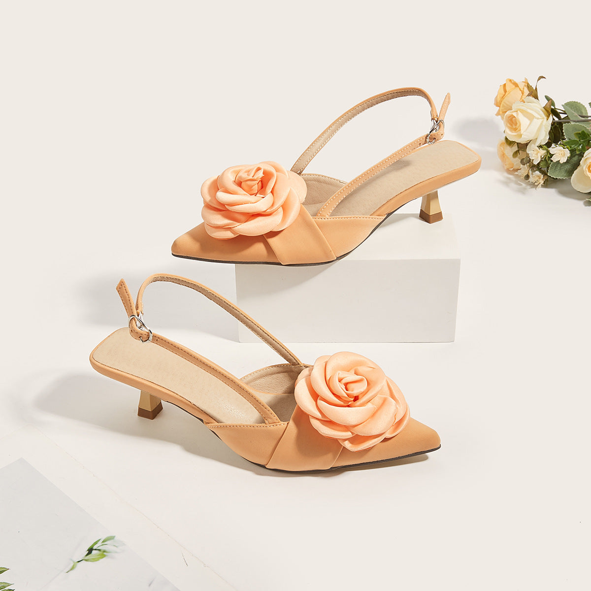 Three-dimensional Flower Decoration Kitten Heel Shoes Women's Elegant Closed Toe Back Empty