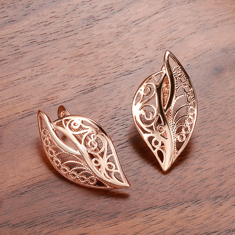 Ins Cool Style Simple Hollow Carved Leaves Women's Earrings