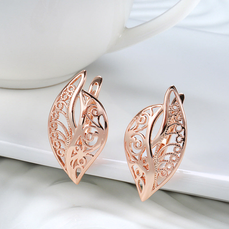 Ins Cool Style Simple Hollow Carved Leaves Women's Earrings